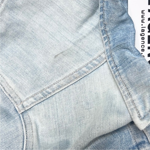 NWT L'AGENCE 90s Distressed Vintage Wash Denim Raw Hem Crop Slim Jean Jacket XS - Picture 16 of 16